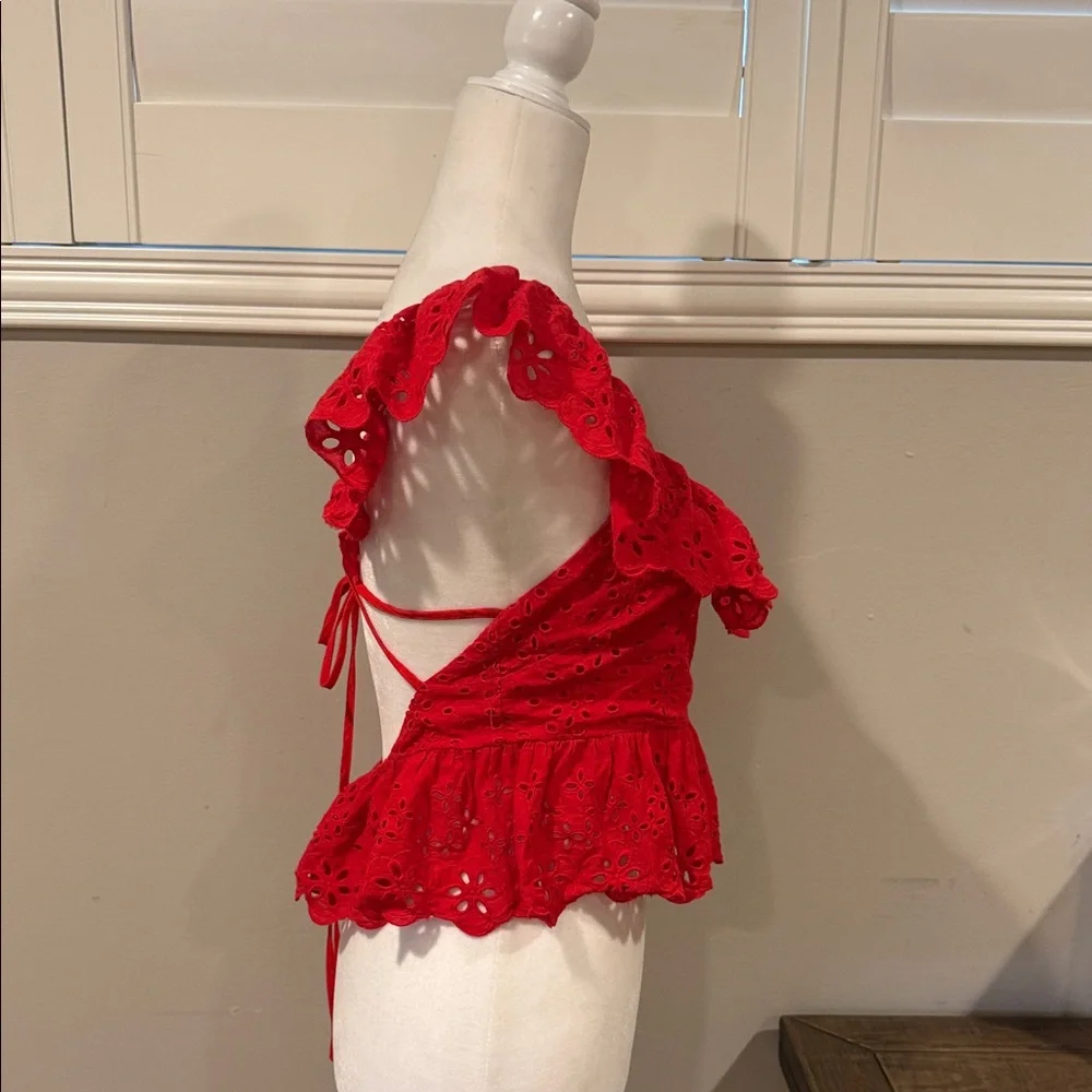 En Saison Scarlet Eyelet Blouse - Picture 4 of 6